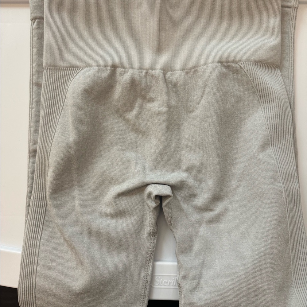 PCHEE BUM Gray Leggings - Picture 2 of 2